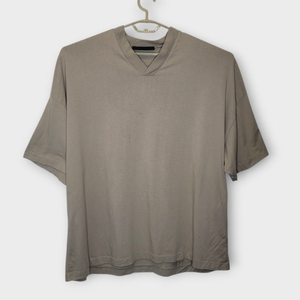Fear of God Essentials Short Sleeve Vneck Tee L Taupe Relaxed Oversized